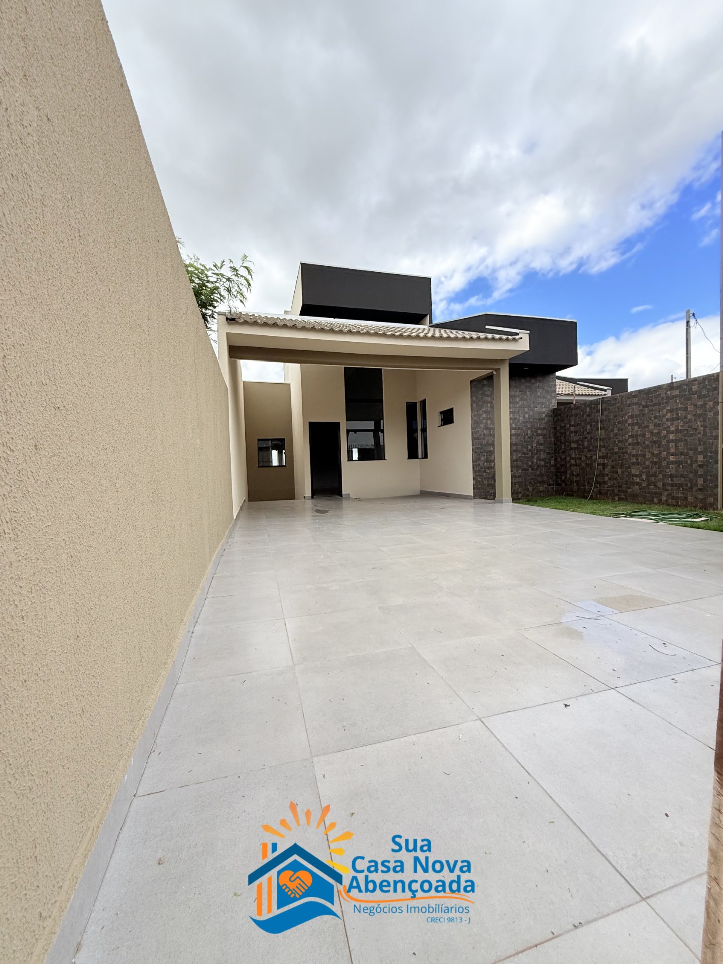 Jd. Arrezo com 3 quartos sendo 1 suíte e Piscina📍