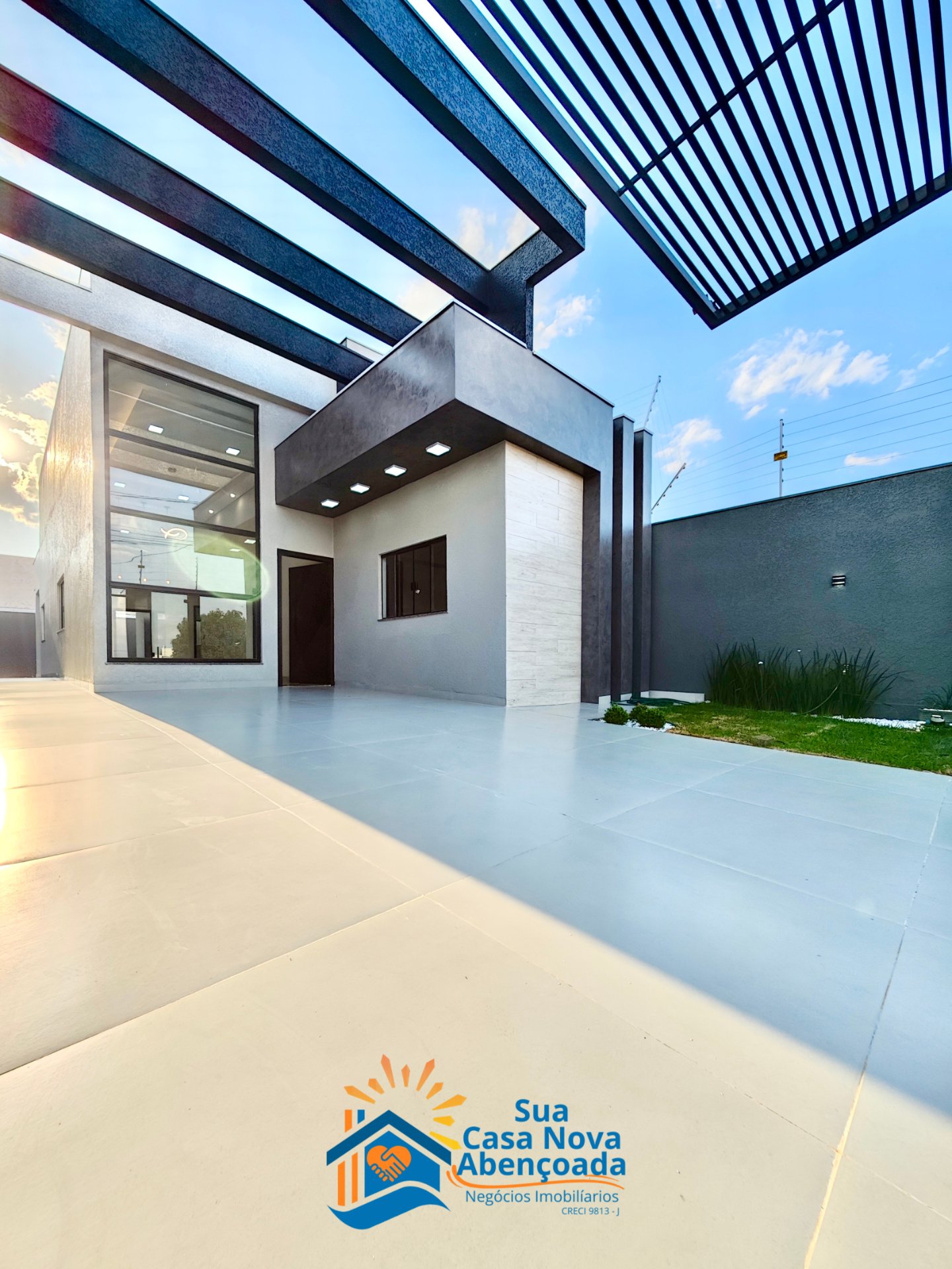 Jd. Novo Paulista com 3 quartos sendo 1 suíte, cozinha gourmet e corredor lateral📍 