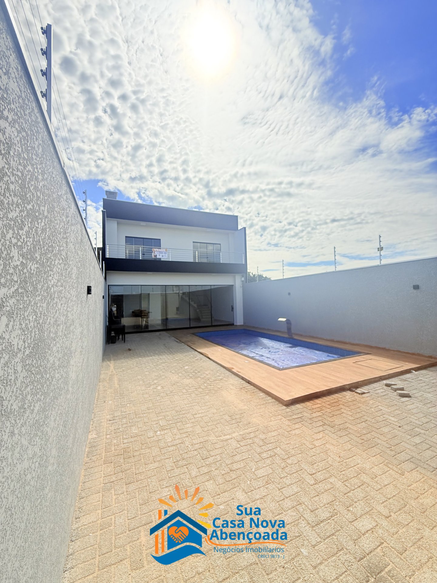 Jd. Castanheira com 4 quartos sendo 1 suíte, área gourmet e piscina📍
