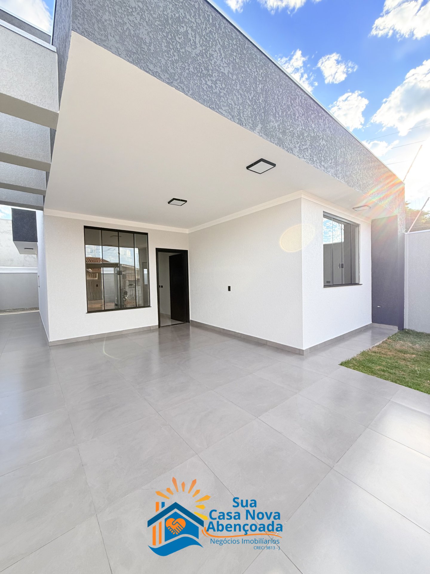 Pq. Alvamar com 3 quartos sendo 1 suíte, corredor lateral e área gourmet📍