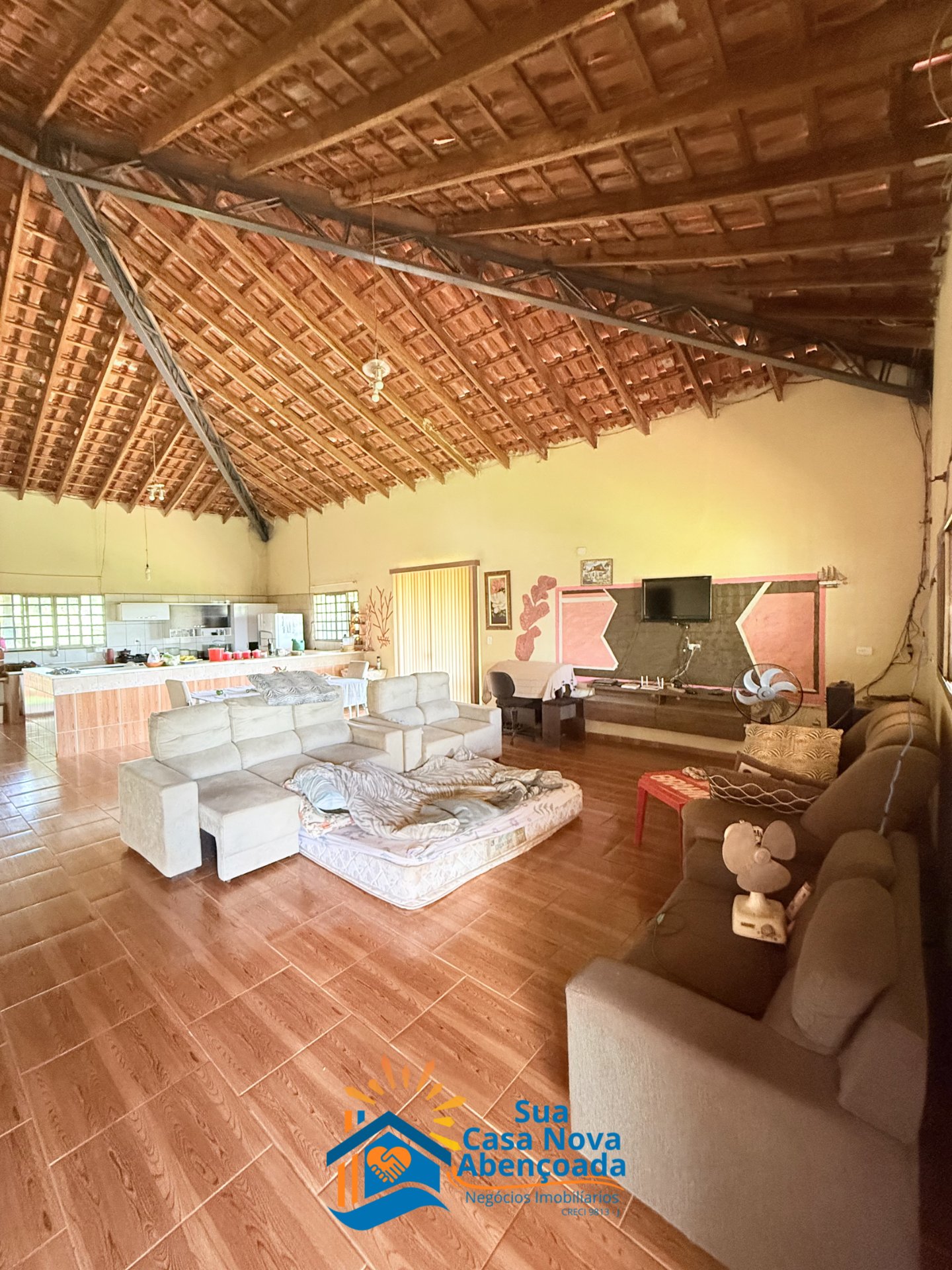 Chácara com 3 quartos sendo 1 suíte📍