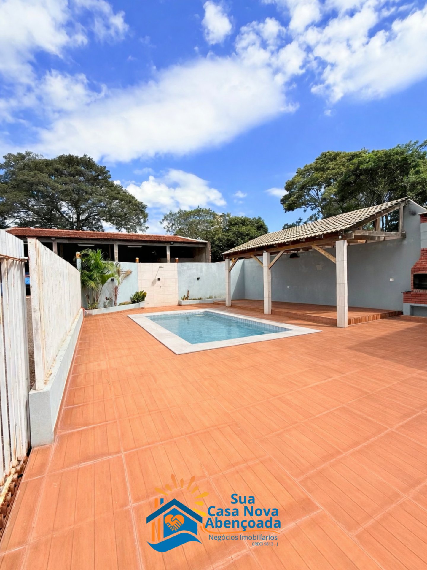 Chácara com 3 quartos, área gourmet e piscina📍 