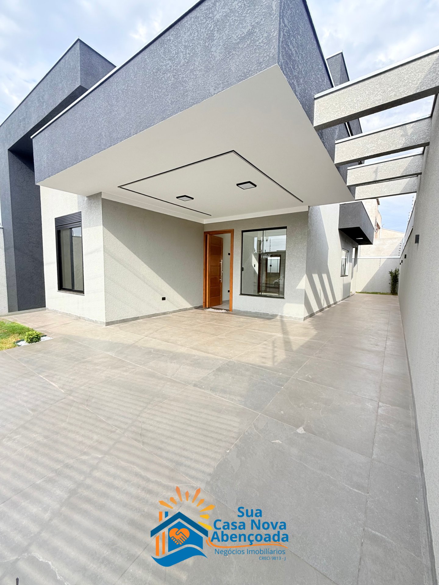 Jd. São Paulo com 3 quartos sendo 1 suíte, corredor lateral e área gourmet📍